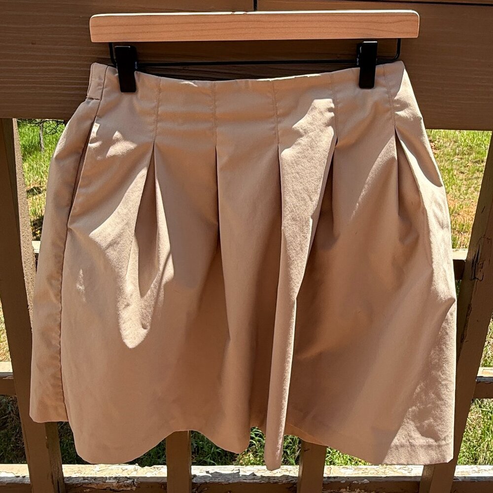 EUC Uniqlo Kahki Quick-Dry, Easy-Pack Pleated Mini-Skirt